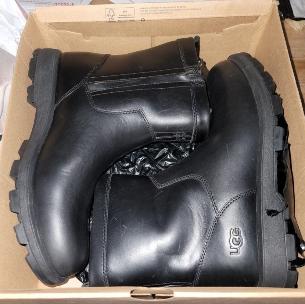 Ugg Kennen Black Leather Boots-Mens